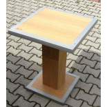 Kavárenský malý stolek